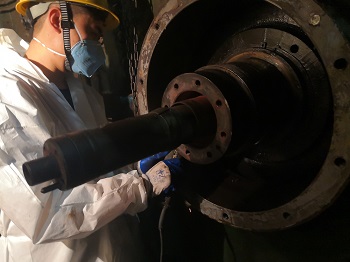 烘缸軸頸磨損現場五小時修復完畢